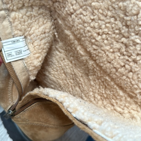 UGG Boots 👢 - Picture 8 of 10